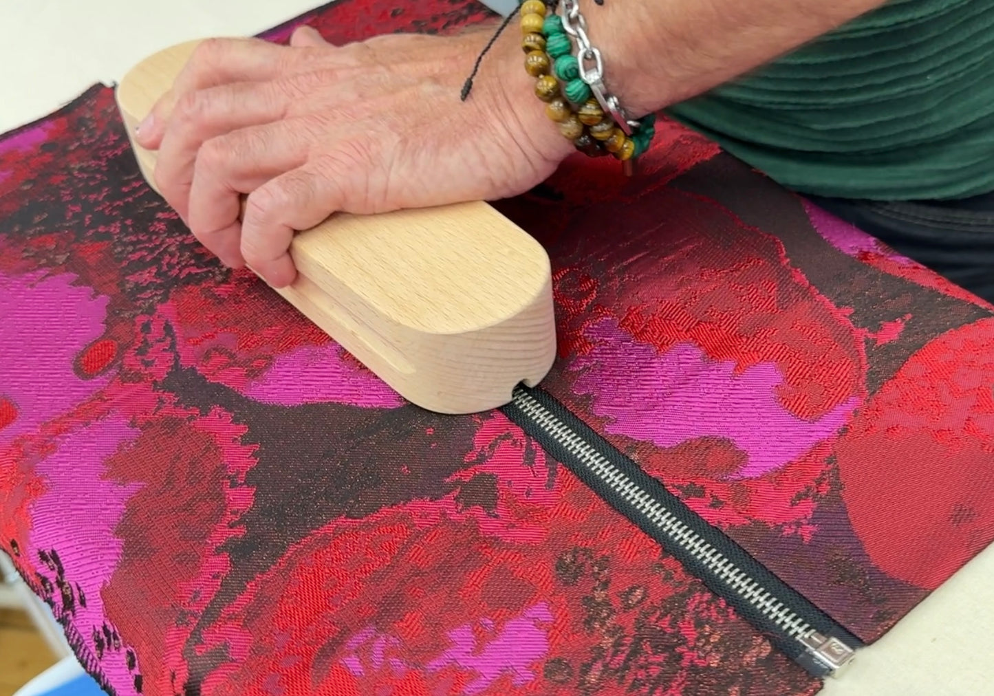El Clapper Madera de Sastre para Planchar